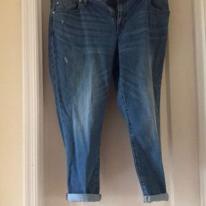 NWOT Distressed Gap Boyfriend Jeans